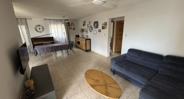 Maison F4, 97 m2 sur terrain 479 m2, Sainte-Suzanne